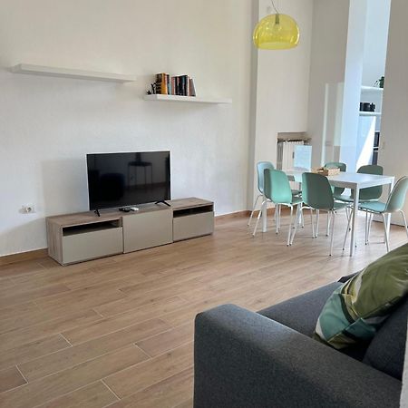 מילאנו New Apartment With Balcony, Isola Bosco Verticale מראה חיצוני תמונה