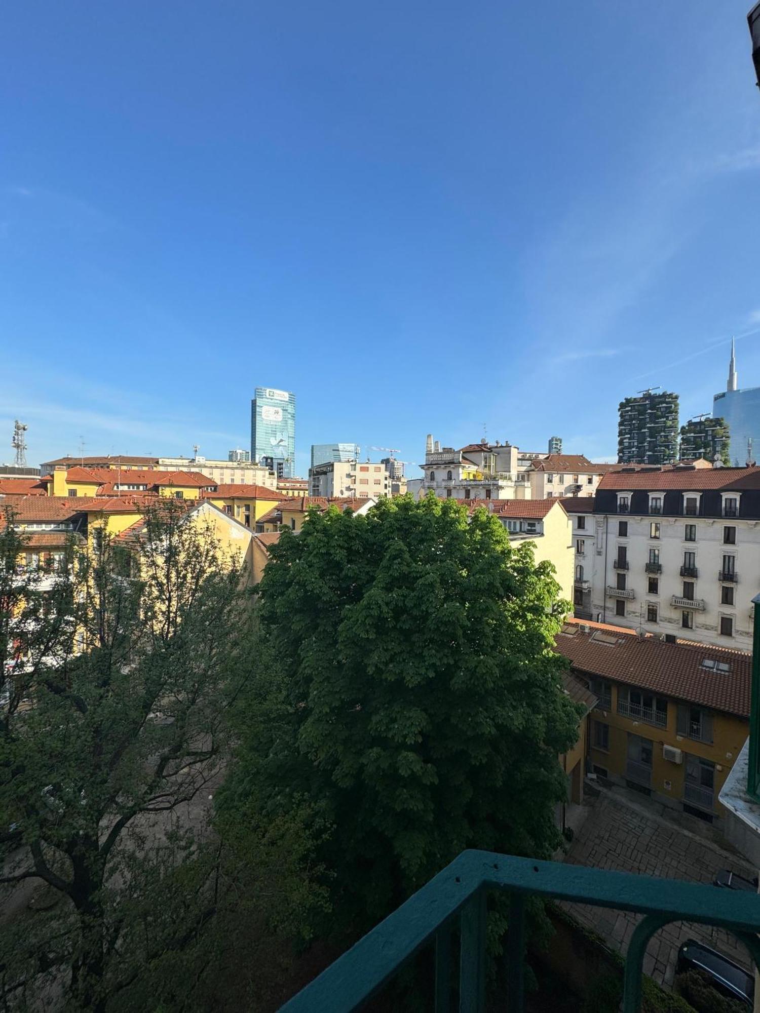 מילאנו New Apartment With Balcony, Isola Bosco Verticale מראה חיצוני תמונה