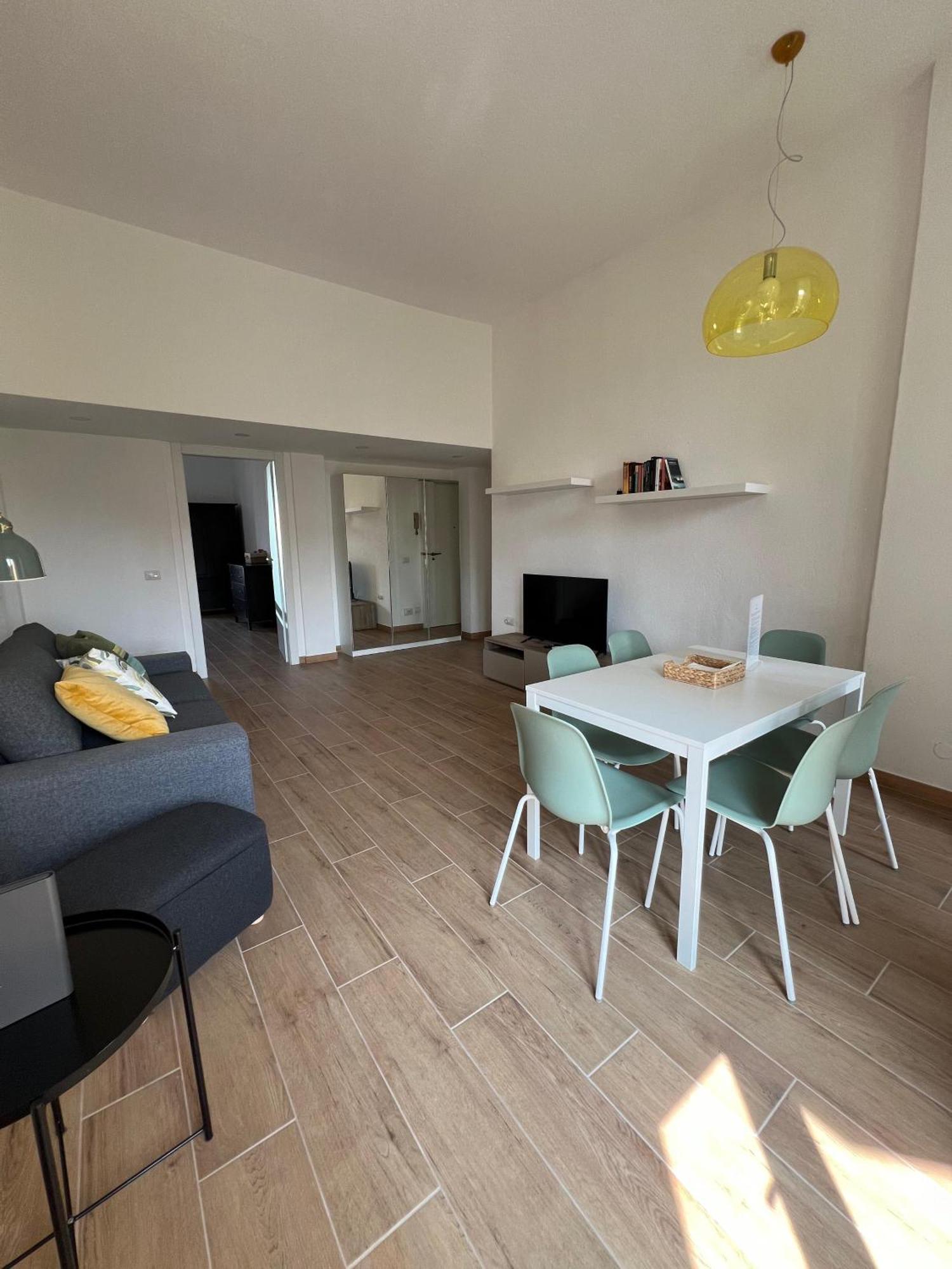 מילאנו New Apartment With Balcony, Isola Bosco Verticale מראה חיצוני תמונה