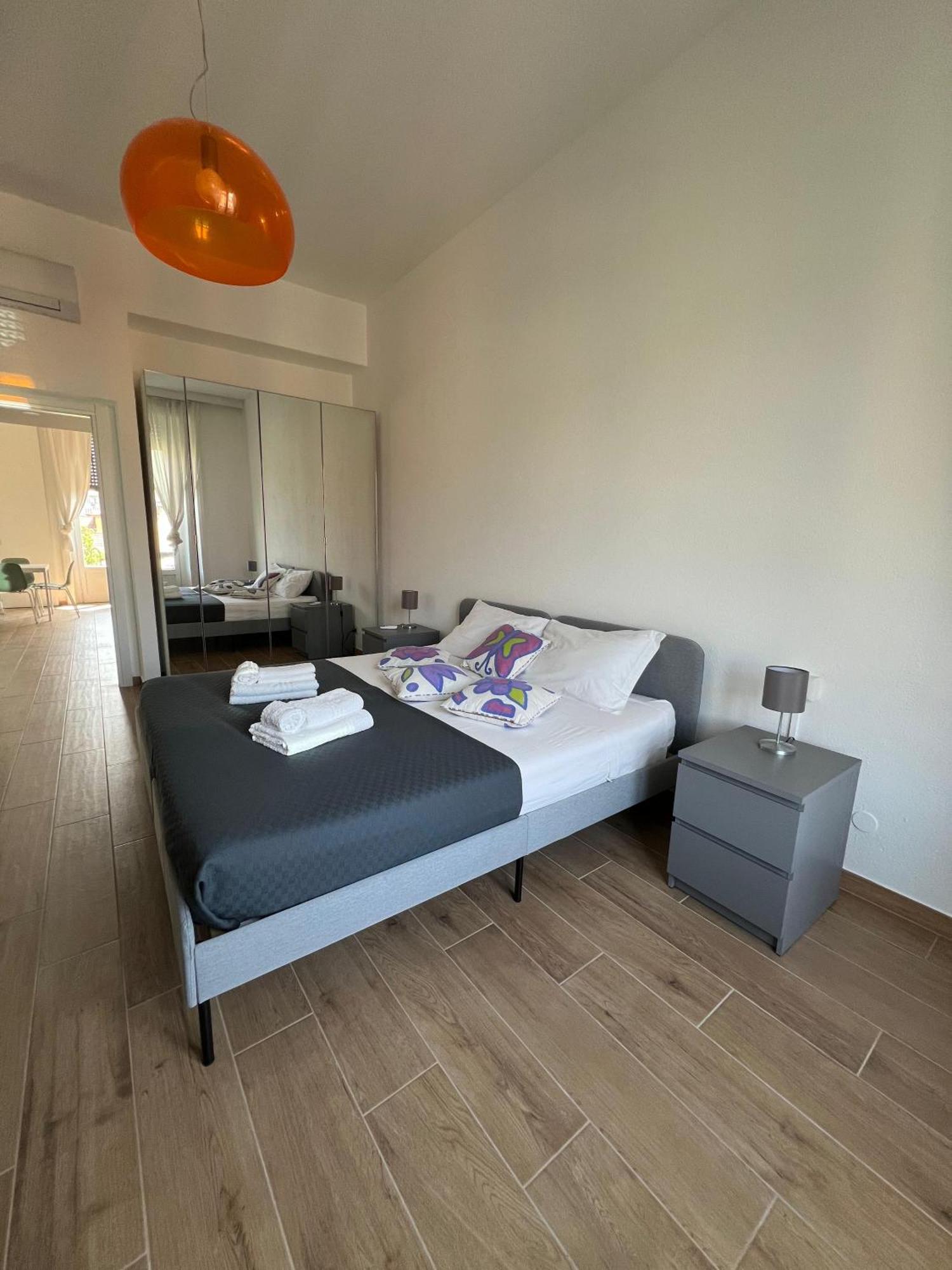 מילאנו New Apartment With Balcony, Isola Bosco Verticale מראה חיצוני תמונה